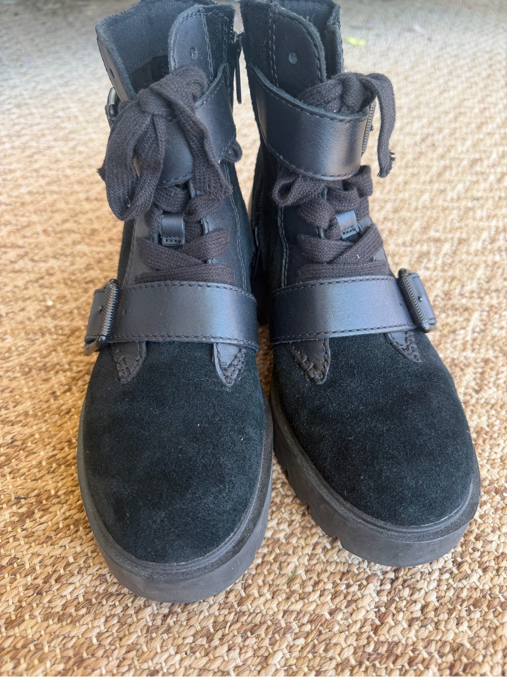 UGG ZORRAH BLACK WATERPROOF SUEDE MOTO BIKER BUCKLE BOOTS, US 6 ~excellent - Picture 3 of 8